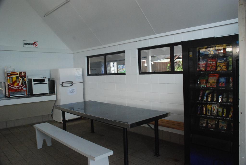 Avondale Motor Park Hotel โอ๊คแลนด์ ภายนอก รูปภาพ