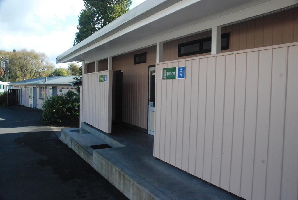 Avondale Motor Park Hotel โอ๊คแลนด์ ภายนอก รูปภาพ